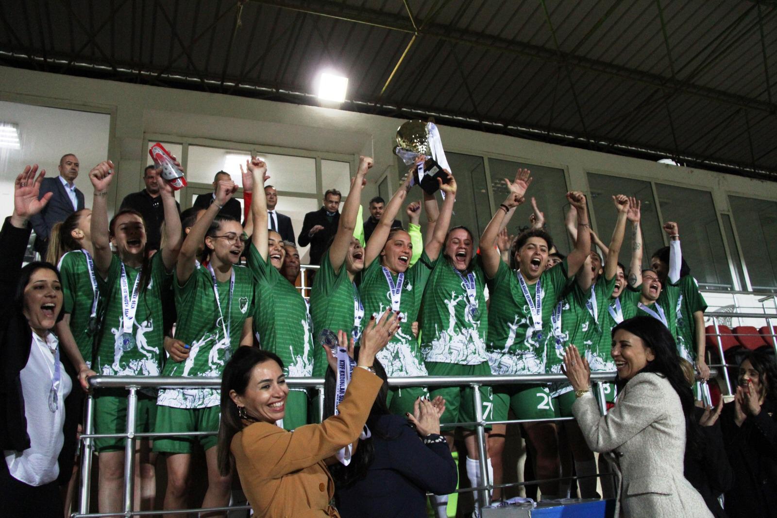 Kadınlar Süper Kupa'da şampiyon China Bazaar Gençlik Gücü